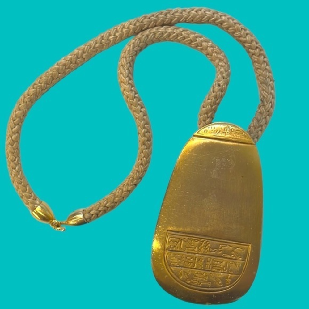 RARE KENNETH JAY LANE EGYPTIAN REVIVAL BRASS  PENDANT‎ NECKLACE WITH ROPE CHAIN
